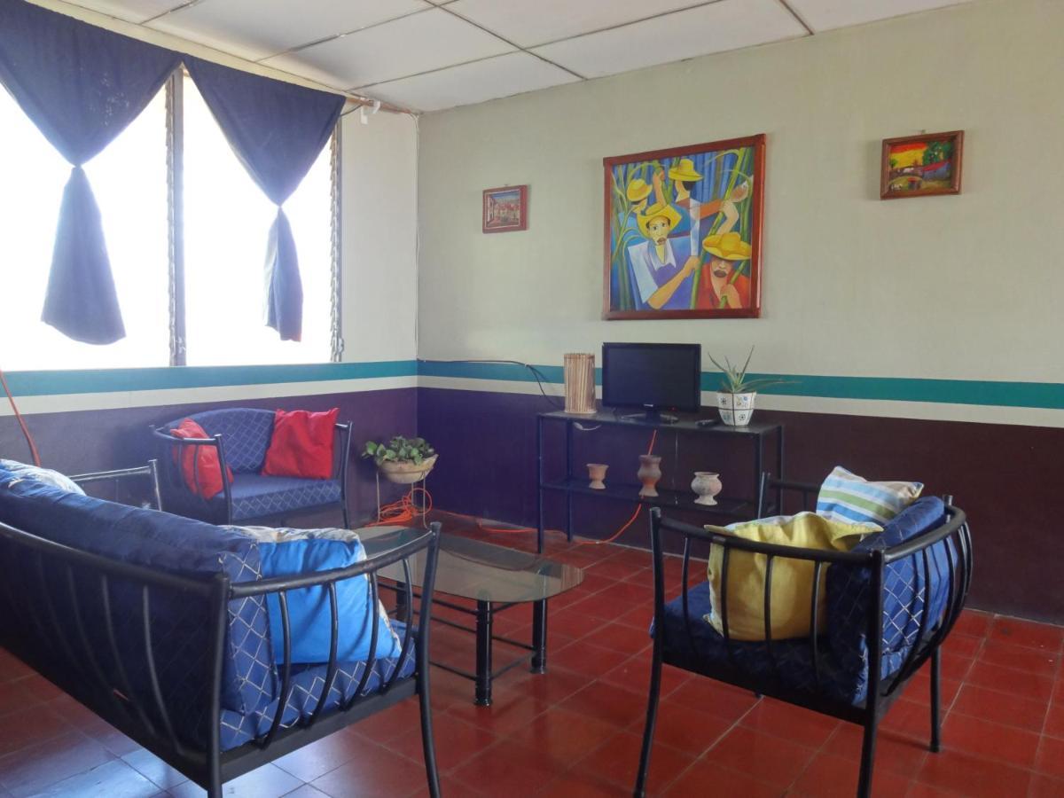 ホテルHarvest House Nicaragua León エクステリア 写真