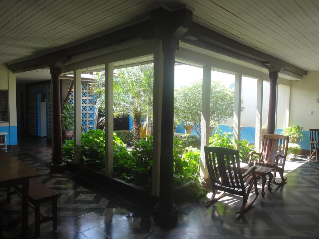 ホテルHarvest House Nicaragua León エクステリア 写真