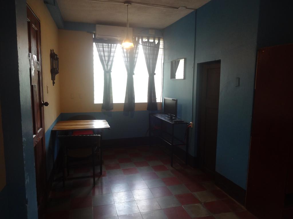 ホテルHarvest House Nicaragua León エクステリア 写真